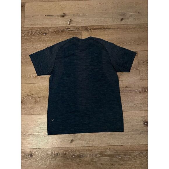 Lululemon Shirt Mens Large Gray Metal Vent Tech Activewear Gym Yoga Running - Picture 2 of 3